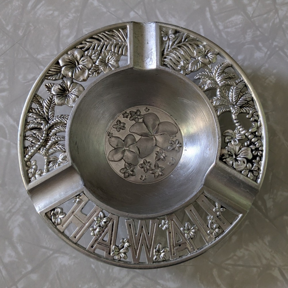 Vintage Hawaii Souvenir Metal Ashtray Hibiscus‎ Palm Tree Tropical Silver Tone